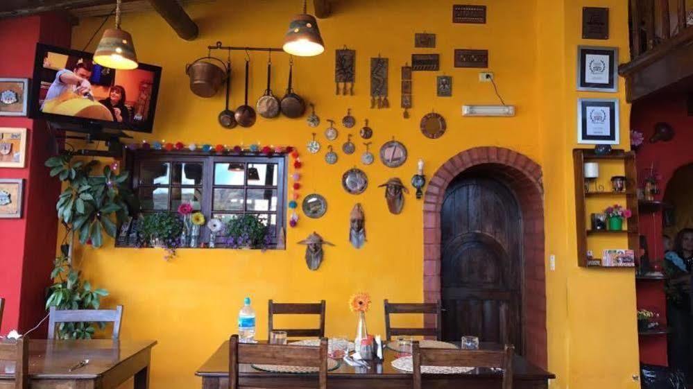 La Casa De Barro Lodge & Restaurant Chincheros  Exterior photo